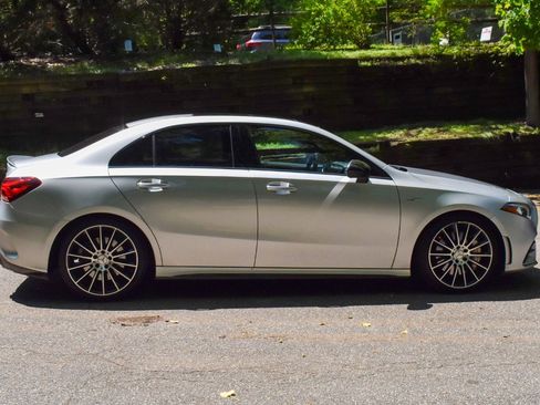 Used 2021 Mercedes-Benz A 35 AMG 4MATIC image 9