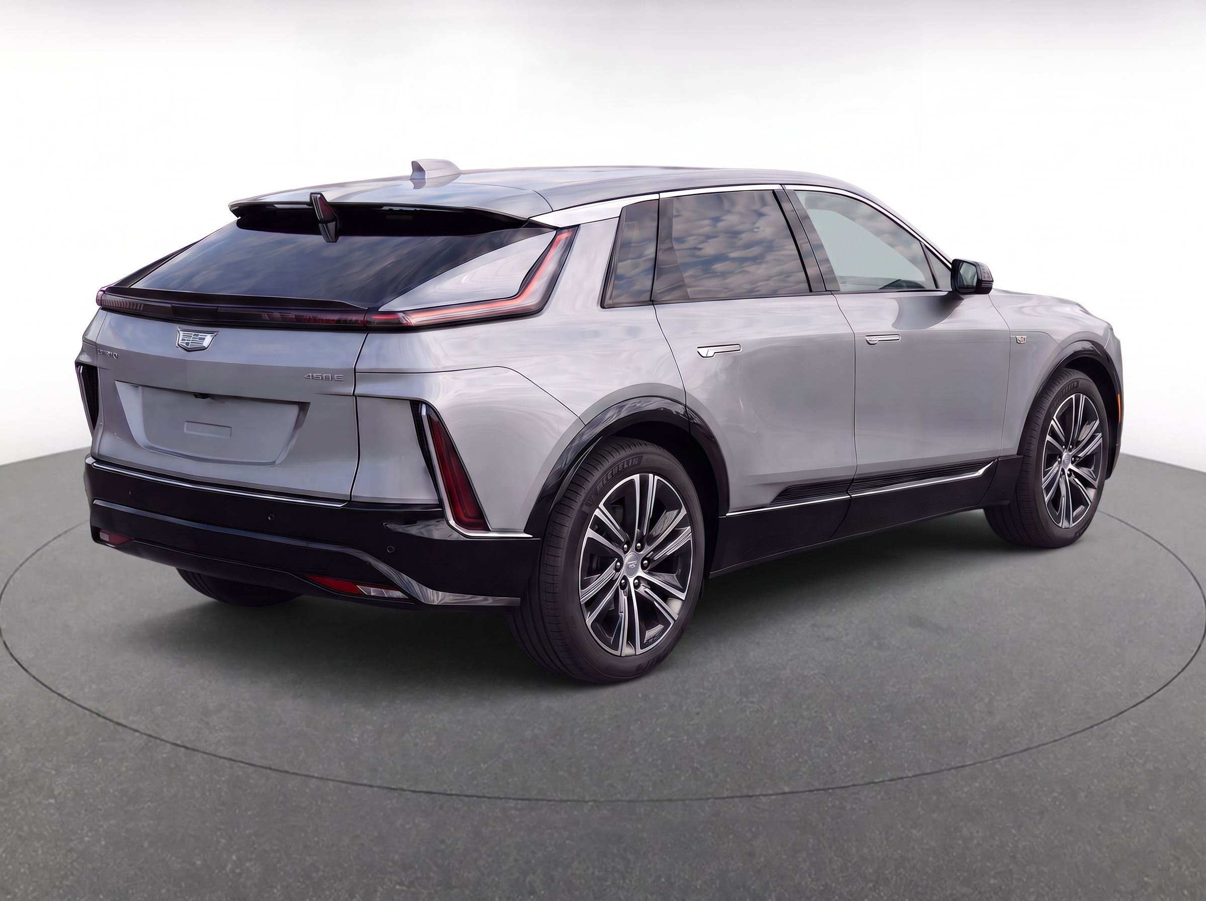 Used 2024 Cadillac Lyriq Luxury RWD image 4