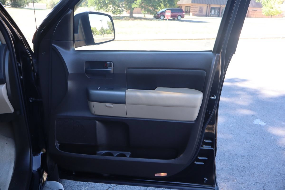 Used 2010 Toyota Tundra 2WD CrewMax w/ SR5 Pkg image 26