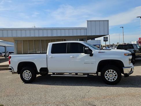 Used 2025 Chevrolet Silverado 2500 LT AWD/4WD image 9