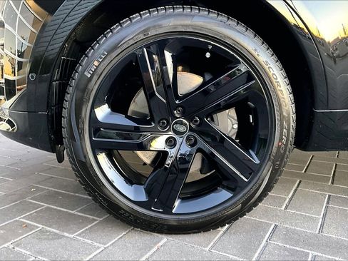 New 2026 Land Rover Discovery Limited Edition image 12