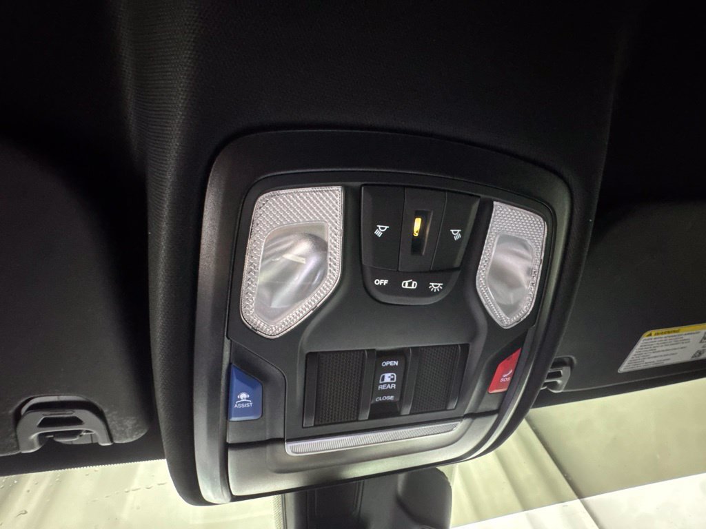 Used 2025 RAM 1500 Warlock AWD/4WD image 27