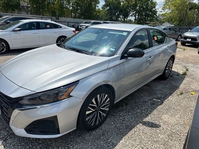 Used 2024 Nissan Altima 2.5 SV
