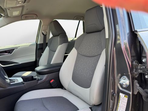 Used 2024 Toyota RAV4 XLE image 9