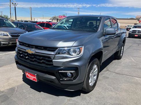Used 2022 Chevrolet Colorado LT w/ Luxury Package image 2