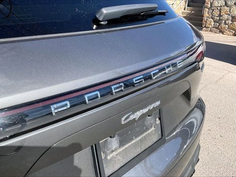 Used 2019 Porsche Cayenne image 30