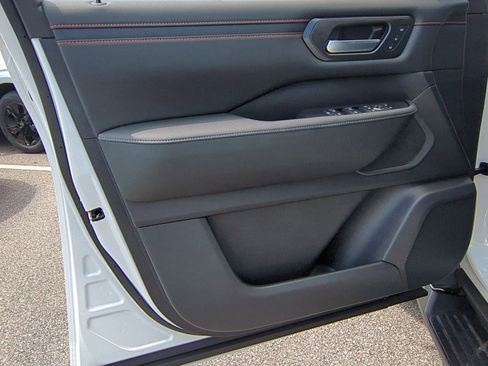 New 2025 Nissan Armada PRO-4X image 11