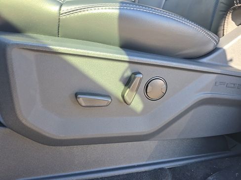 New 2025 Ford Expedition Max Platinum w/ Driver's Package image 18