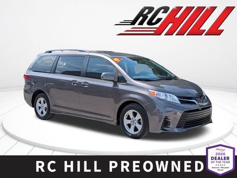 Used 2019 Toyota Sienna LE FWD image 1