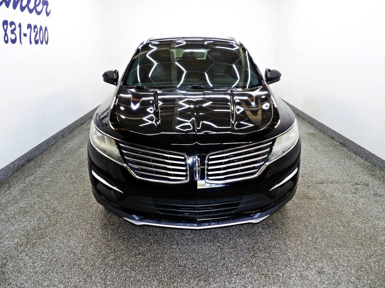 Used 2018 Lincoln MKC Premiere FWD image 2