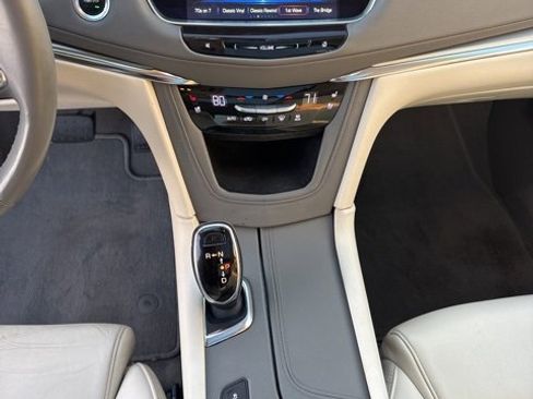 Used 2017 Cadillac XT5 Premium Luxury image 34