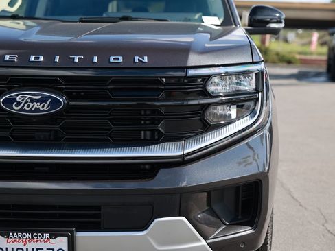 Used 2025 Ford Expedition Platinum w/ Driver's Package image 5