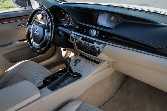 Used 2015 Lexus ES 350 w/ Luxury Package FWD image 44