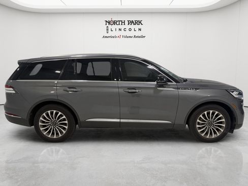 Used 2023 Lincoln Aviator Reserve w/ Class IV Trailer Tow Package RWD image 6