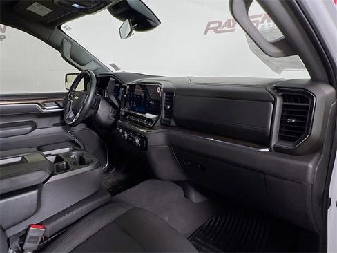 Used 2025 Chevrolet Silverado 1500 LT image 37
