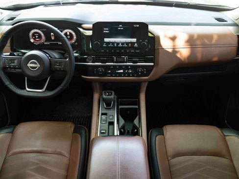 Used 2023 Nissan Pathfinder Platinum FWD image 26