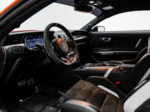 Used 2022 Ford Mustang Shelby GT500 w/ Technology Package image 36