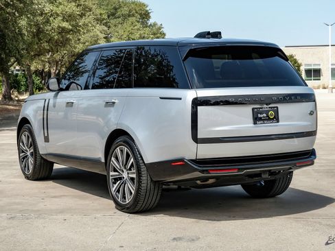 Used 2023 Land Rover Range Rover SE AWD/4WD image 12