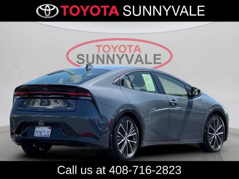 Used 2024 Toyota Prius XLE FWD image 3