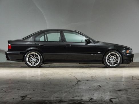 Used 2003 BMW M5 RWD image 4