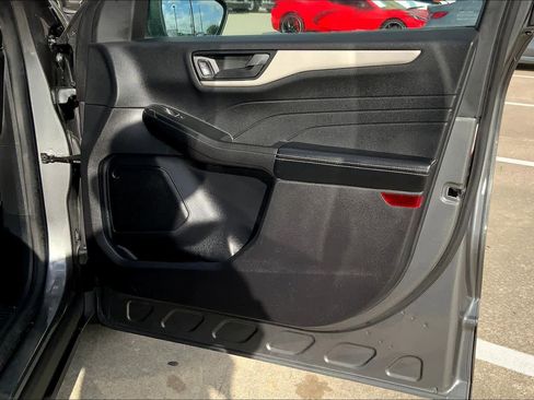 Used 2022 Ford Escape S image 20