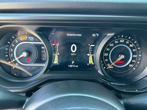 Used 2025 Jeep Wrangler Sport AWD/4WD image 18