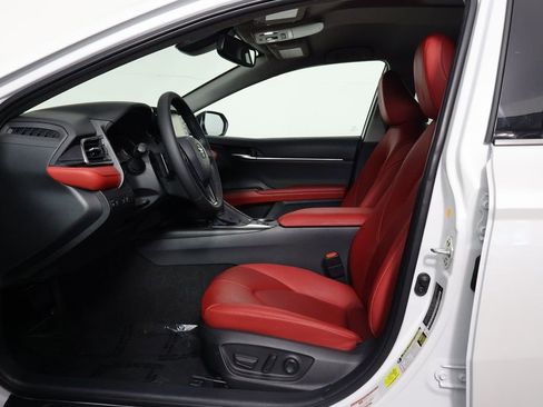 Used 2021 Toyota Camry XSE image 10