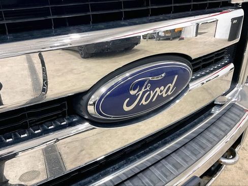 Used 2014 Ford F350 Lariat w/ Chrome Package image 28