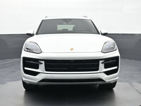 Certified 2025 Porsche Cayenne AWD/4WD image 25