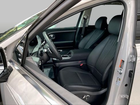 Certified 2026 Hyundai Ioniq 9 Calligraphy AWD/4WD image 7