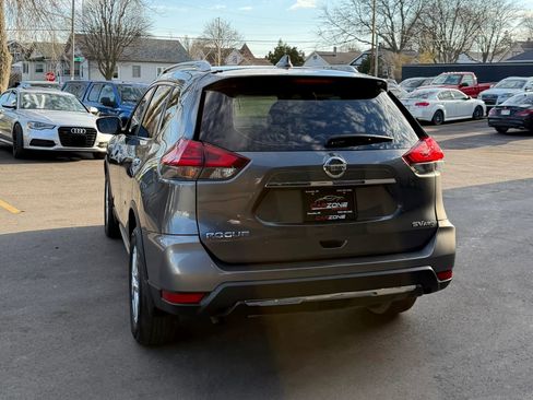 Used 2017 Nissan Rogue SV AWD/4WD image 6