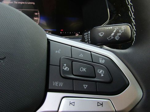 New 2024 Volkswagen Taos SE image 30