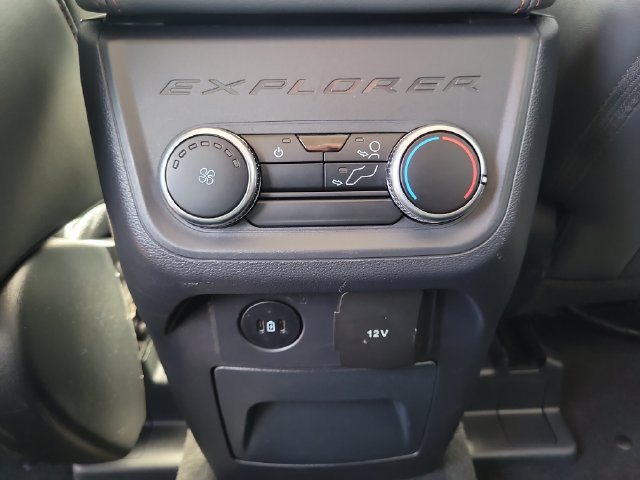 Used 2025 Ford Explorer Active w/ Active Comfort Package AWD/4WD image 18