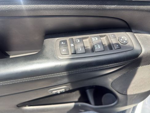 Used 2022 Jeep Grand Cherokee Limited AWD/4WD image 9