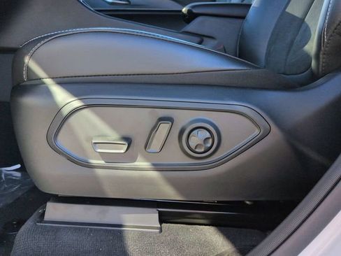 New 2025 Jeep Grand Cherokee Altitude image 18