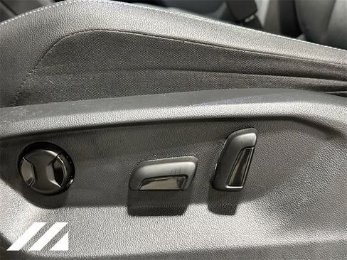 Used 2020 Volkswagen Tiguan SEL w/ Tiguan Two-Row MDO Package image 21