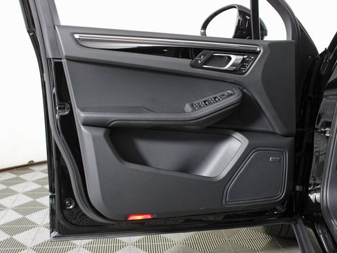 New 2026 Porsche Macan image 15