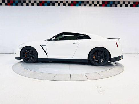 Used 2014 Nissan GT-R Black Edition AWD/4WD image 36
