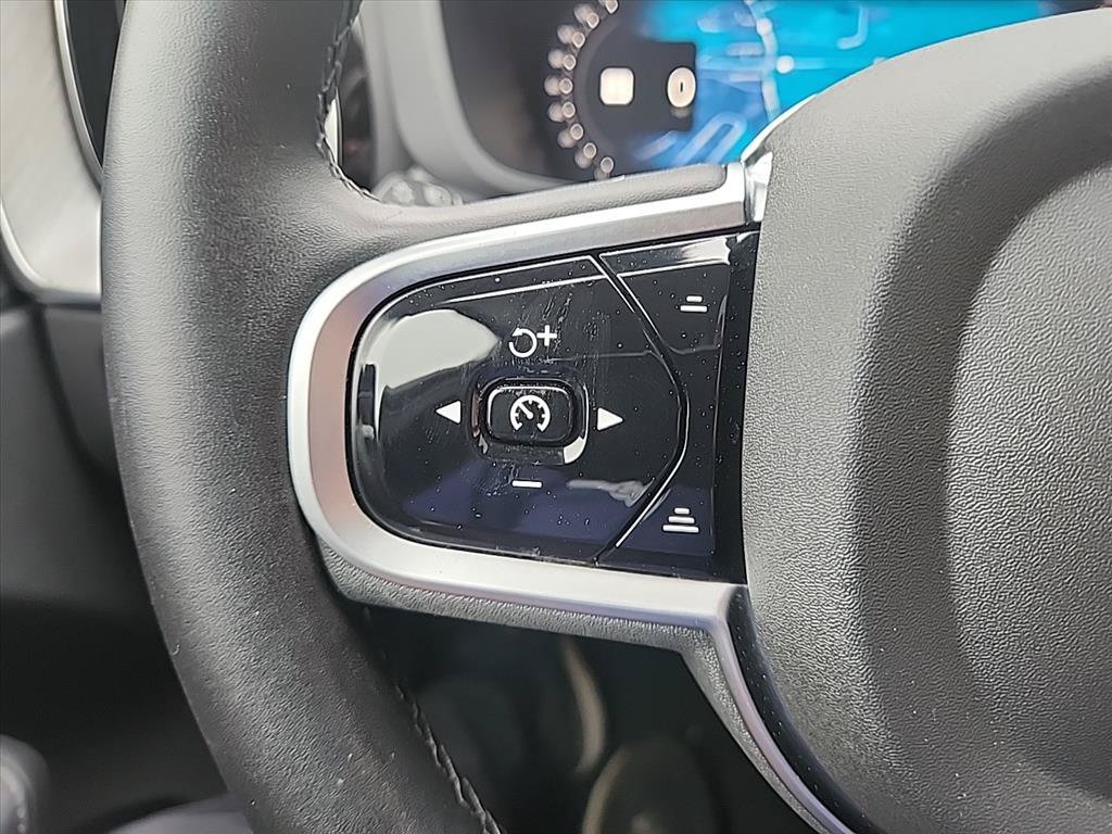 Certified 2025 Volvo XC60 B5 Plus w/ Climate Package AWD/4WD image 12