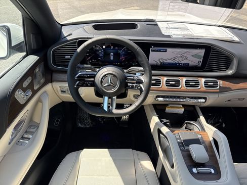 New 2026 Mercedes-Benz GLS 580 4MATIC image 17