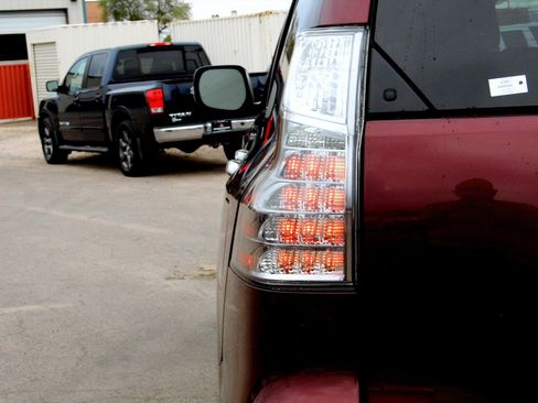 Used 2019 Lexus GX 460 image 10