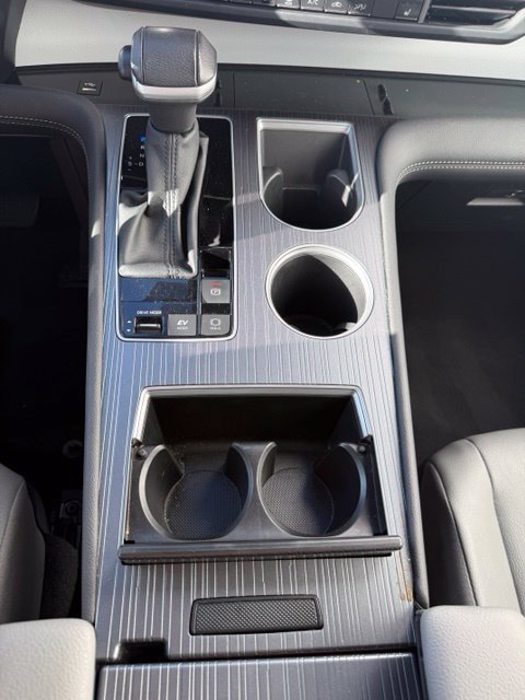 Used 2025 Toyota Sienna XLE FWD image 29