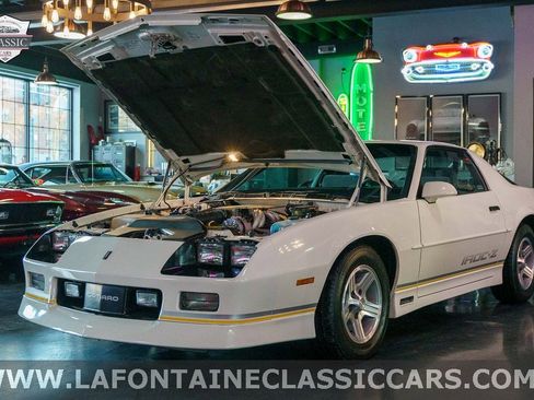 Used 1990 Chevrolet Camaro IROC-Z image 34