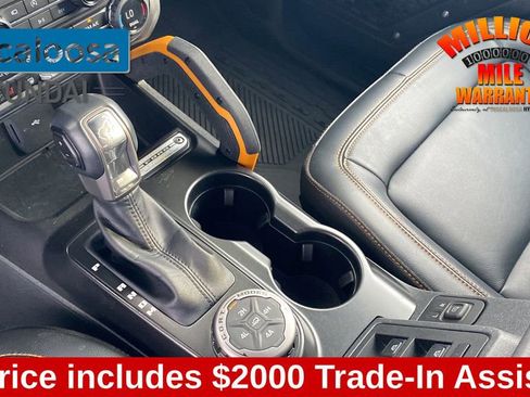 Used 2023 Ford Bronco Badlands image 23