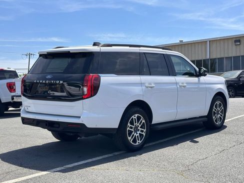 Used 2025 Ford Expedition Active AWD/4WD image 10