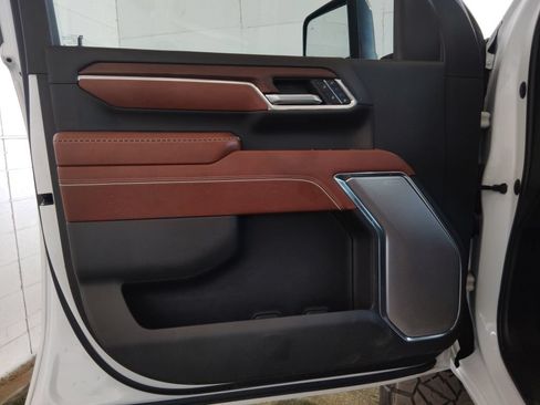 Used 2024 GMC Sierra 2500 Denali Ultimate AWD/4WD image 20
