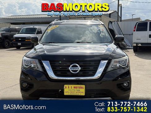 Used 2020 Nissan Pathfinder SV image 1