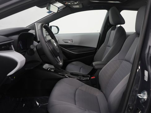 Used 2025 Toyota Corolla SE image 17