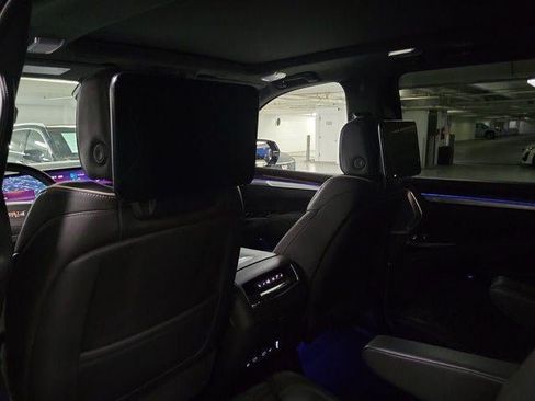 Used 2025 Cadillac Escalade ESV Sport Platinum AWD/4WD image 13