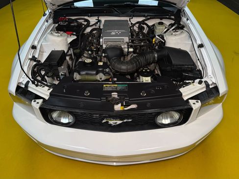 Used 2005 Ford Mustang GT image 38